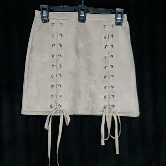 Skirt - Picture 5 of 7